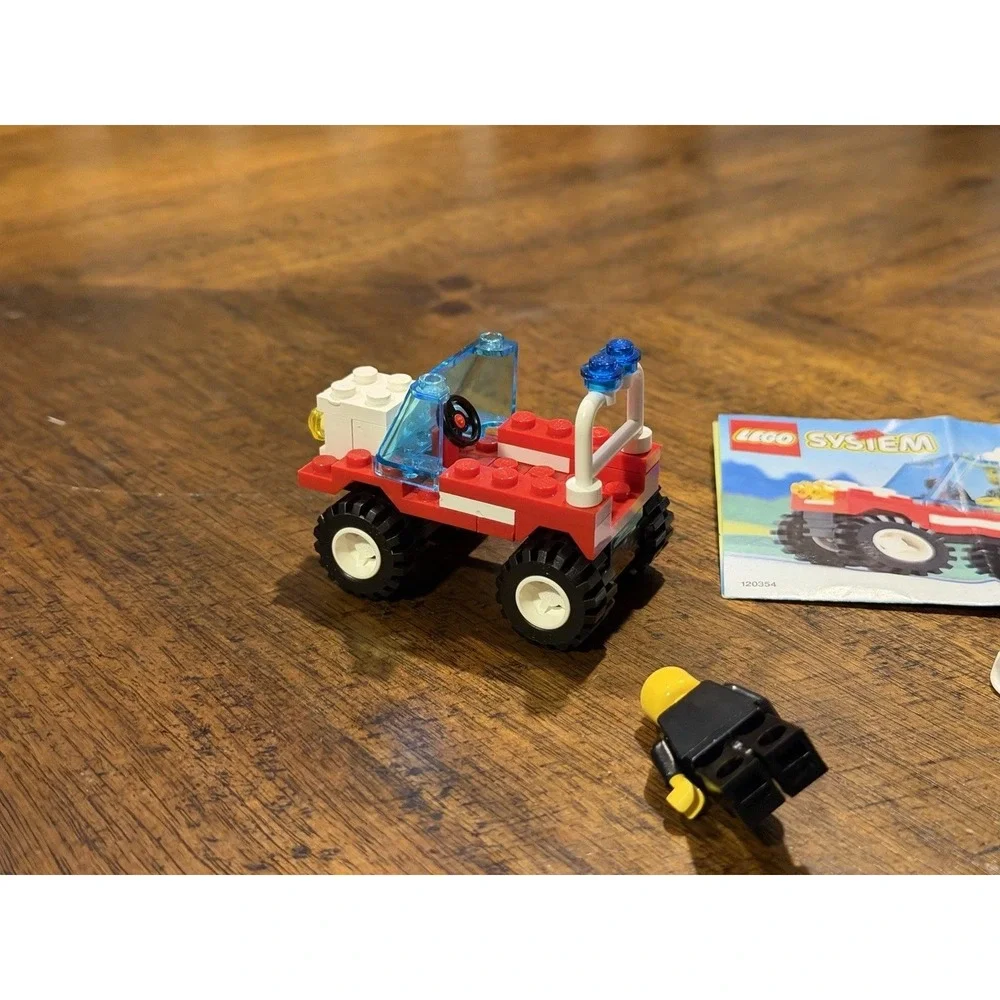 LEGO‎ System 6511 Fire Chiefs Car Vintage 1990 Town Set with Minifigure Manual